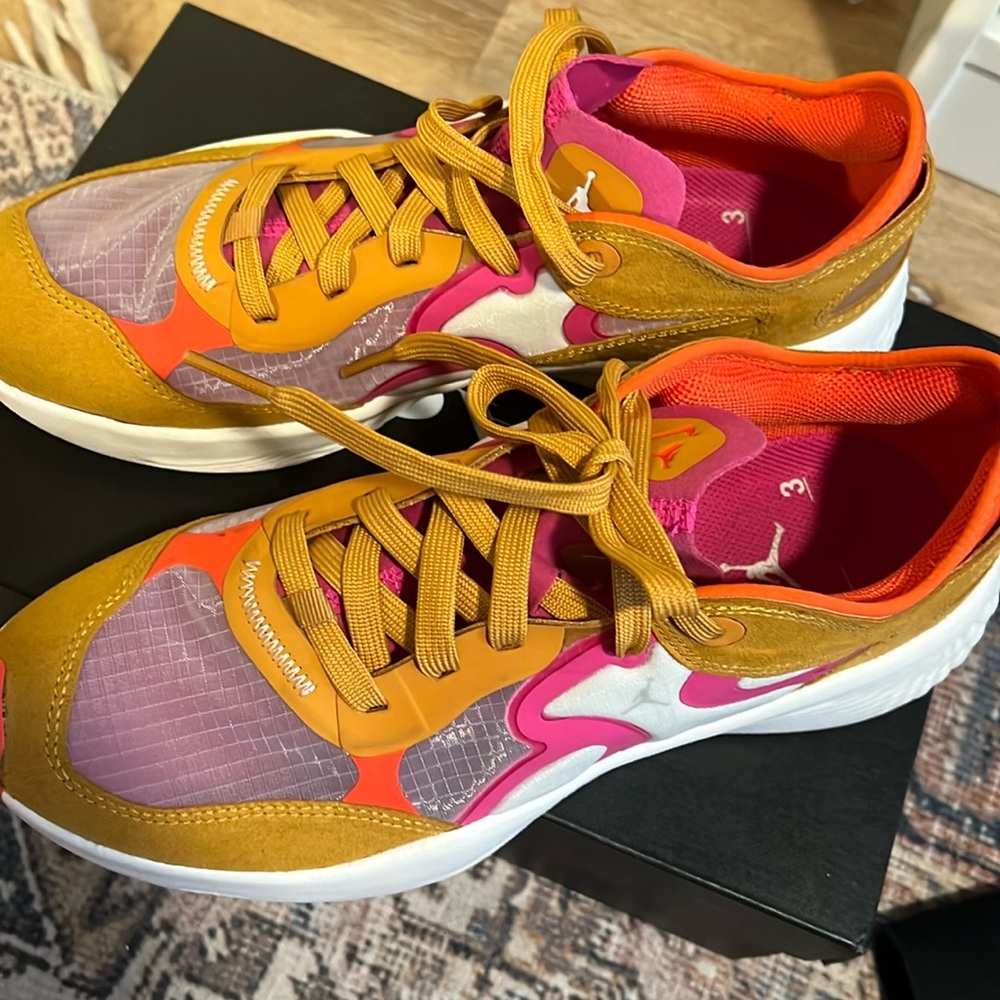 Women’s Jordan Delta Low 3